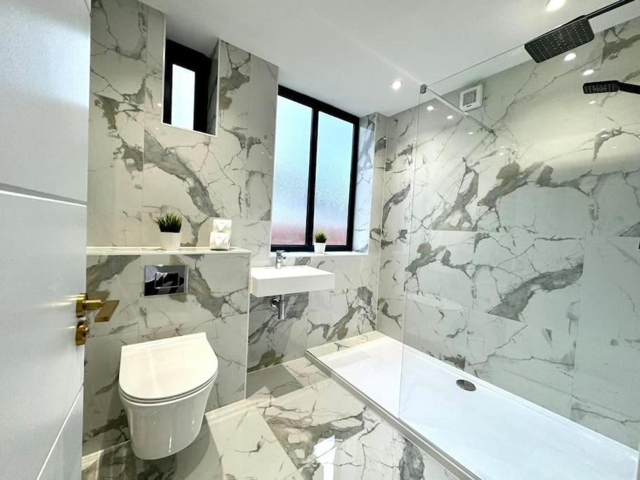 3Br Westbourne Delight - Near Beach & Bournemouth! Экстерьер фото
