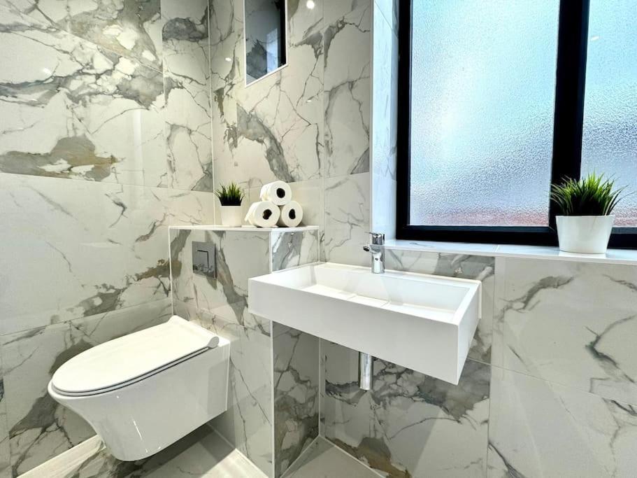 3Br Westbourne Delight - Near Beach & Bournemouth! Экстерьер фото