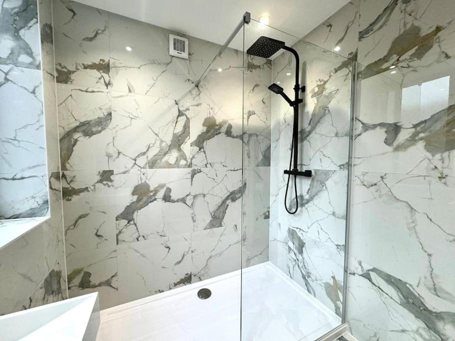 3Br Westbourne Delight - Near Beach & Bournemouth! Экстерьер фото